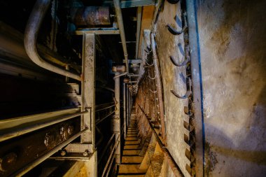 Metrodaki eski teknik bakım tüneli..