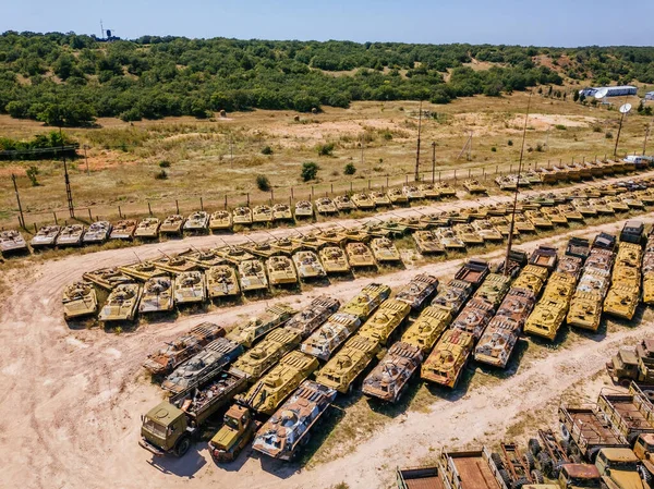 Alte Rostige Kaputte Russische Militärfahrzeuge Industriegebiet Luftaufnahme — Stockfoto