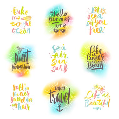 Yaz tatili ve el yazısı tatil tropikal hat selamlar kümesi. Vektör çizim.