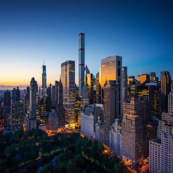 New York city - central park ve Yukarı Doğu Yakası Manhattan'ın inanılmaz sunrise - Birds Eye - havadan görünümü — Stok fotoğraf