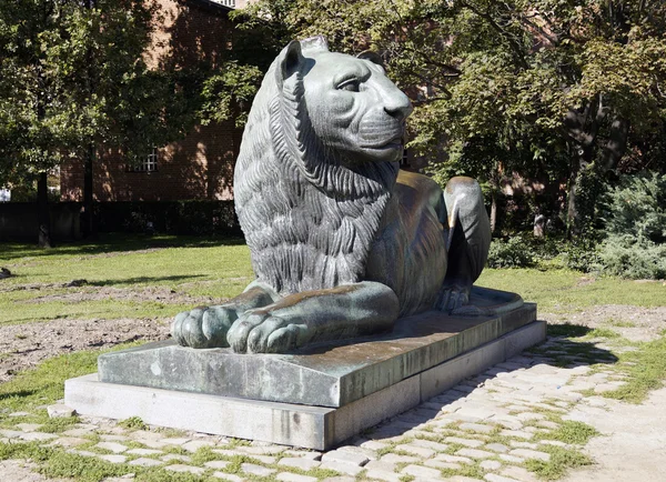 Lion sculpture in Sofia, Bulgaria — Stock Photo, Image