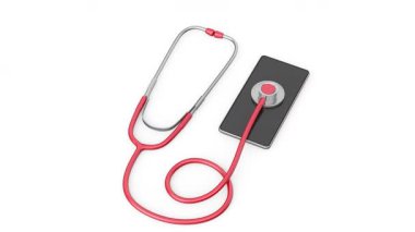 Kırmızı steteskop ile akıllı telefon sorunları teşhis ediliyor, konsept video
