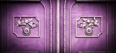 Demir kapılar, süs eşyası döşemeleri, sahte elementler..