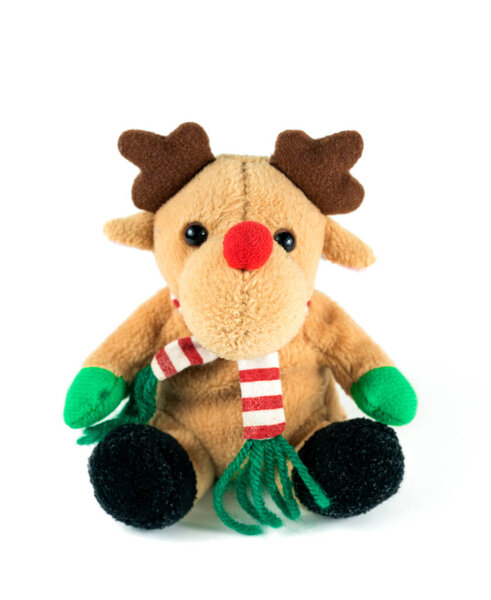 Детская коллекция игрушек, Мягкий коричневый олень на белом фоне. Мягкая рождественская игрушка.