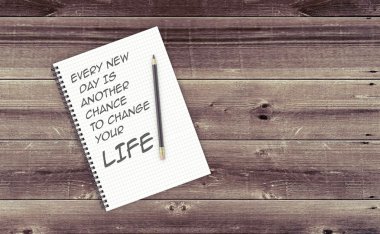 İlham alıntı olduğunu not defteri üzerinde.