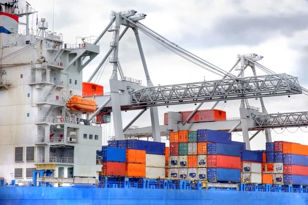 Grote haven kranen op de haven van Rotterdam — Stockfoto