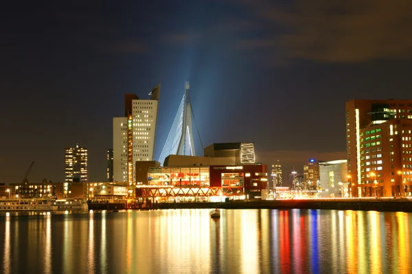 Panoramę Rotterdamu przez noc — Zdjęcie stockowe