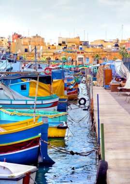 Marsaxlokk Limanı balıkçı tekneleri