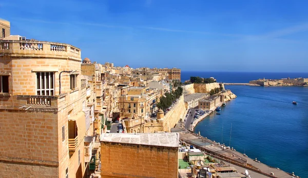 City of Valetta with the ocean — Stock Photo, Image