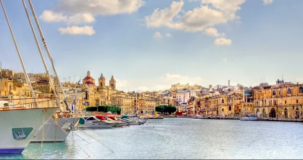 Big harbor of city Valetta — Stock Photo, Image