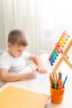 Çocuk çözme egzersizlerinin yan görünümü