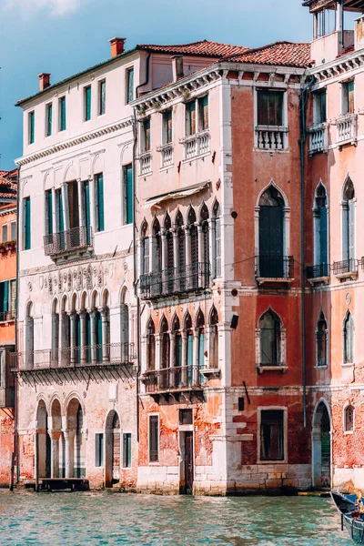 Palazzo Dolfin und Francesco da Mostos Haus am Canal Grande, Venedig — Stockfoto