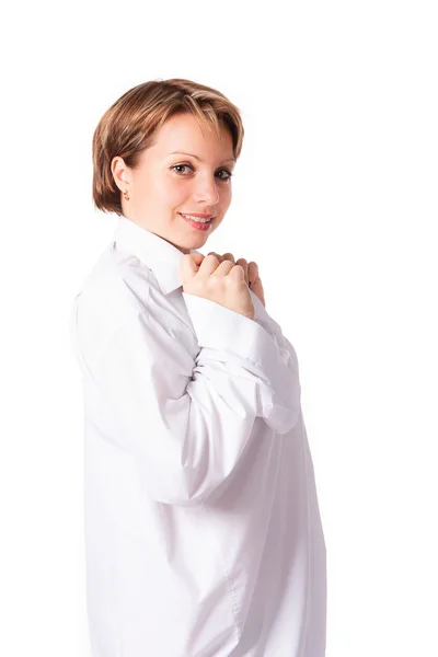 Femme souriante portant une chemise blanche mans — Photo