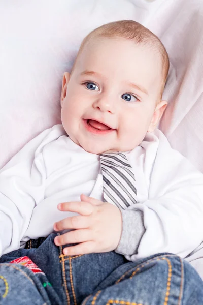 Glimlachende babyjongen close-up — Stockfoto