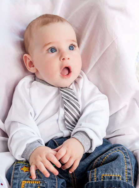 Little baby sitting in car seat — Stock Photo, Image