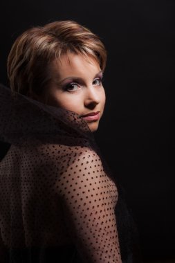 Güzel bir kadının portresi