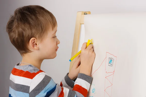 Schöne chid zeichnen Buntstifte — Stockfoto