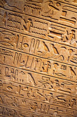Duvardaki Antik hiyeroglifler