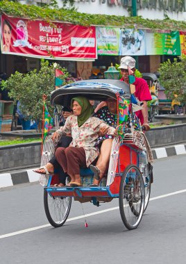 Geleneksel rikshaw taşıma 