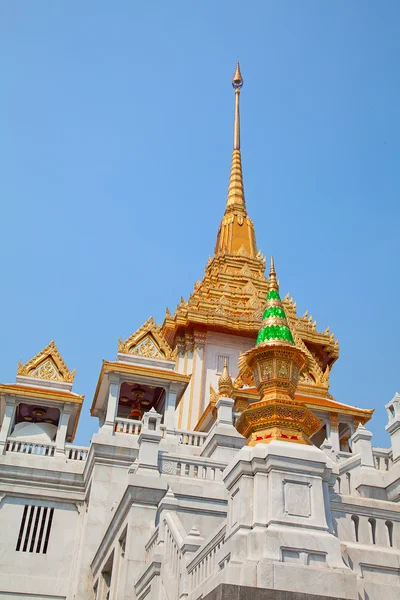 Famous Wat Trimit — Stock Photo, Image