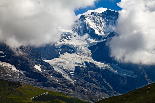 Bewolkt Eiger berg — Stockfoto