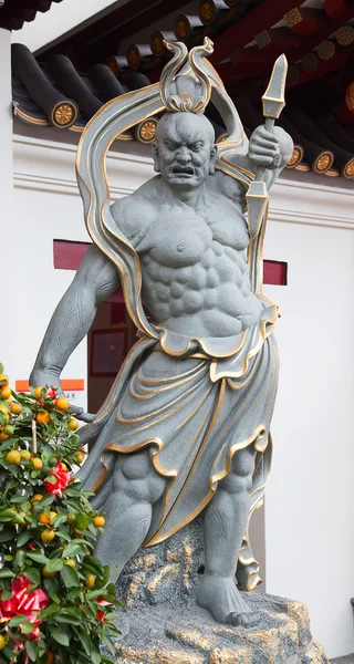 Statue near Buddha's Relic Tooth Temple — Stock Photo, Image