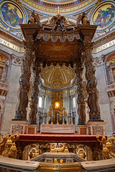 Cúpula de San Pedro en Roma — Foto de Stock