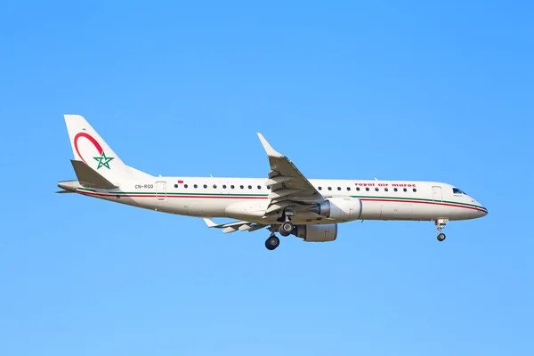 Embraer 190, Royal Air Maroc — Stok fotoğraf