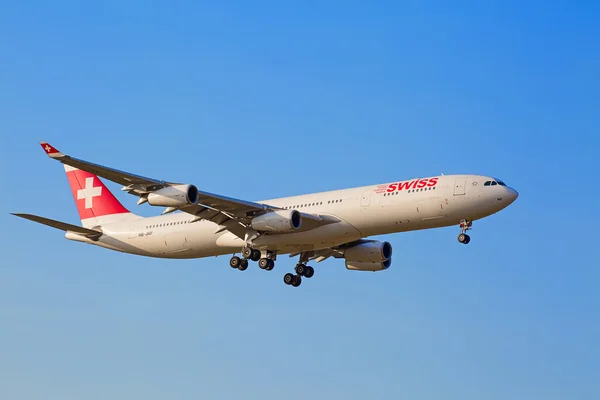 Zwitserse A-340 — Stockfoto