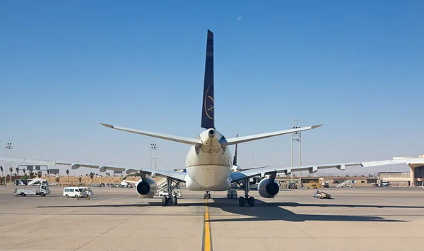 Aviões que se preparam para descolar — Fotografia de Stock