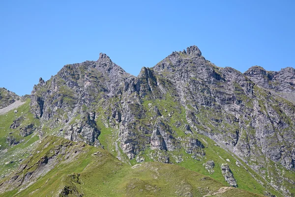 Pěší turistika ve švýcarských Alpách — Stock fotografie