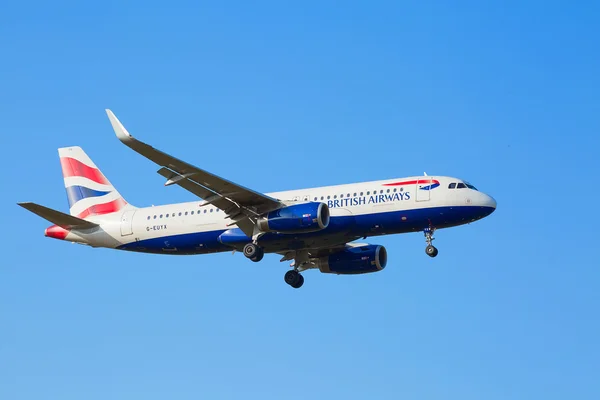 Boeing-737 British Airways — Stockfoto
