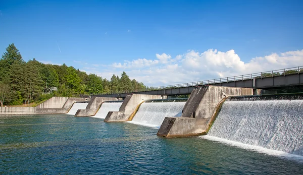 Gát tesz szükségessé, a vízenergia, a tagfelvétellel — Stock Fotó