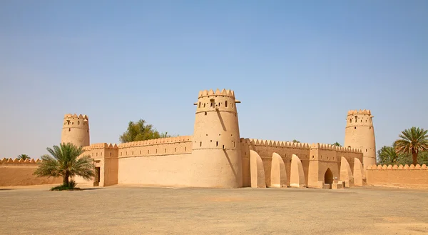 Famous Jahili fort in Al Ain oasis — Stock Photo, Image