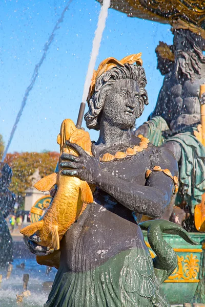 Szökőkút a Place de la Concorde — Stock Fotó