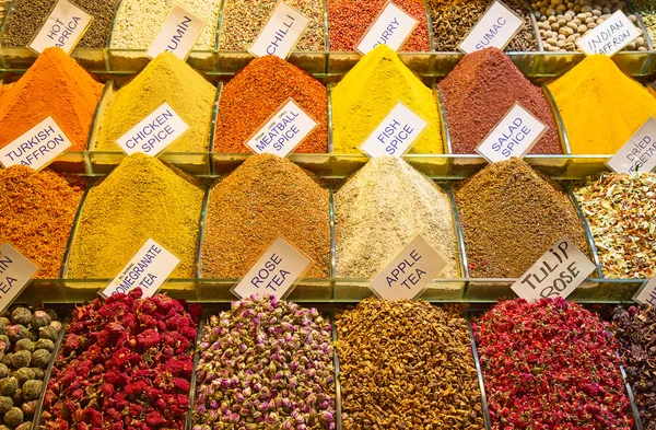 香料和埃及市场上茶 — 图库照片