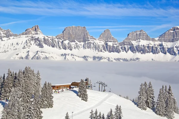 Inverno nos alpes suíços — Fotografia de Stock