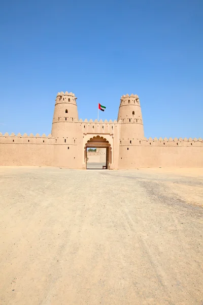 Знаменитый форт Джахили в оазисе Аль-Айн — стоковое фото