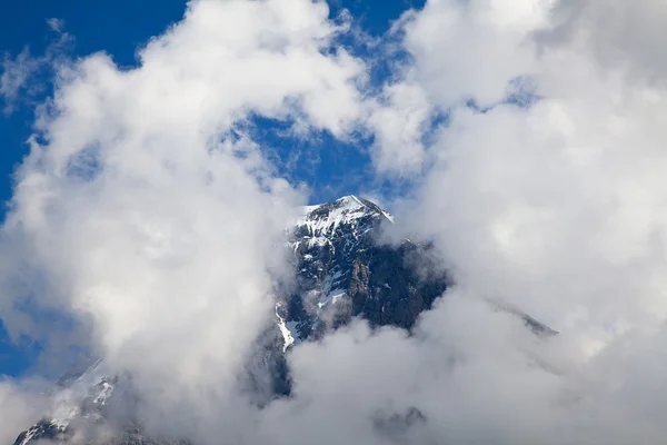 Bewolkt Eiger berg — Stockfoto