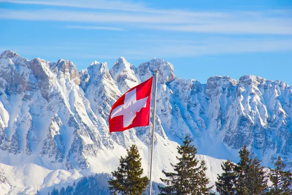 在瑞士阿尔卑斯山里的冬天 — 图库照片
