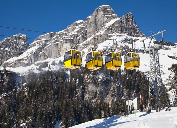 Winter in de Zwitserse Alpen — Stockfoto