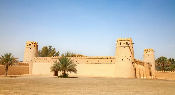 Famoso forte Jahili nell'oasi di Al Ain — Foto Stock