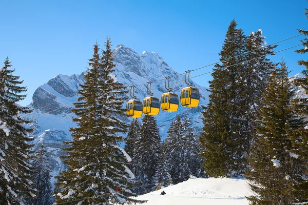 Winter in de Zwitserse Alpen — Stockfoto