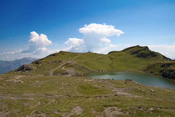 Pěší turistika ve švýcarských Alpách — Stock fotografie