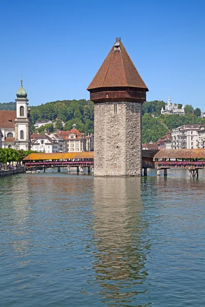 Wiss città medievale sul fiume Reuss — Foto Stock