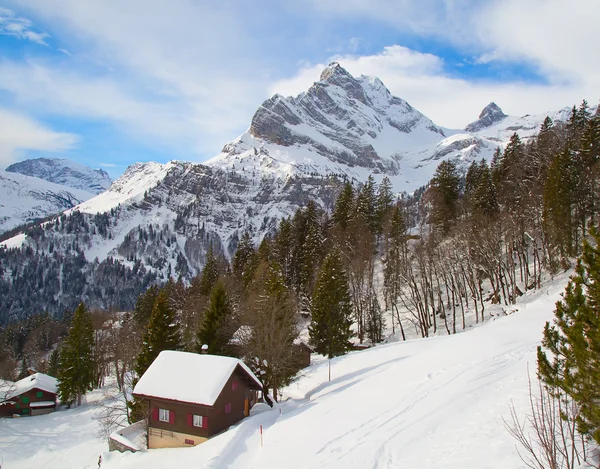 Зима в засніжених Альпах — стокове фото