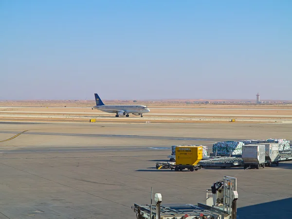 Flugzeuge bereiten Start in Riad vor — Stockfoto