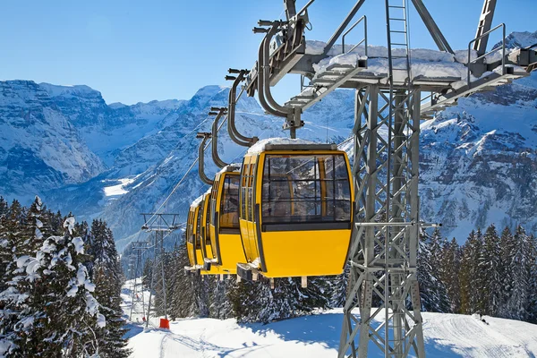 Winter in de Zwitserse Alpen — Stockfoto