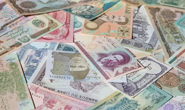 Банкноты Ближнего Востока — стоковое фото