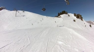 Kayak merkezi Flumserberg 'in yamacında. İsviçre